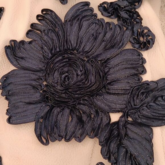 Nicole Miller Soft Blush Dress With RIbbon Embroidery Applique.Old Money.Elegant - Picture 15 of 16